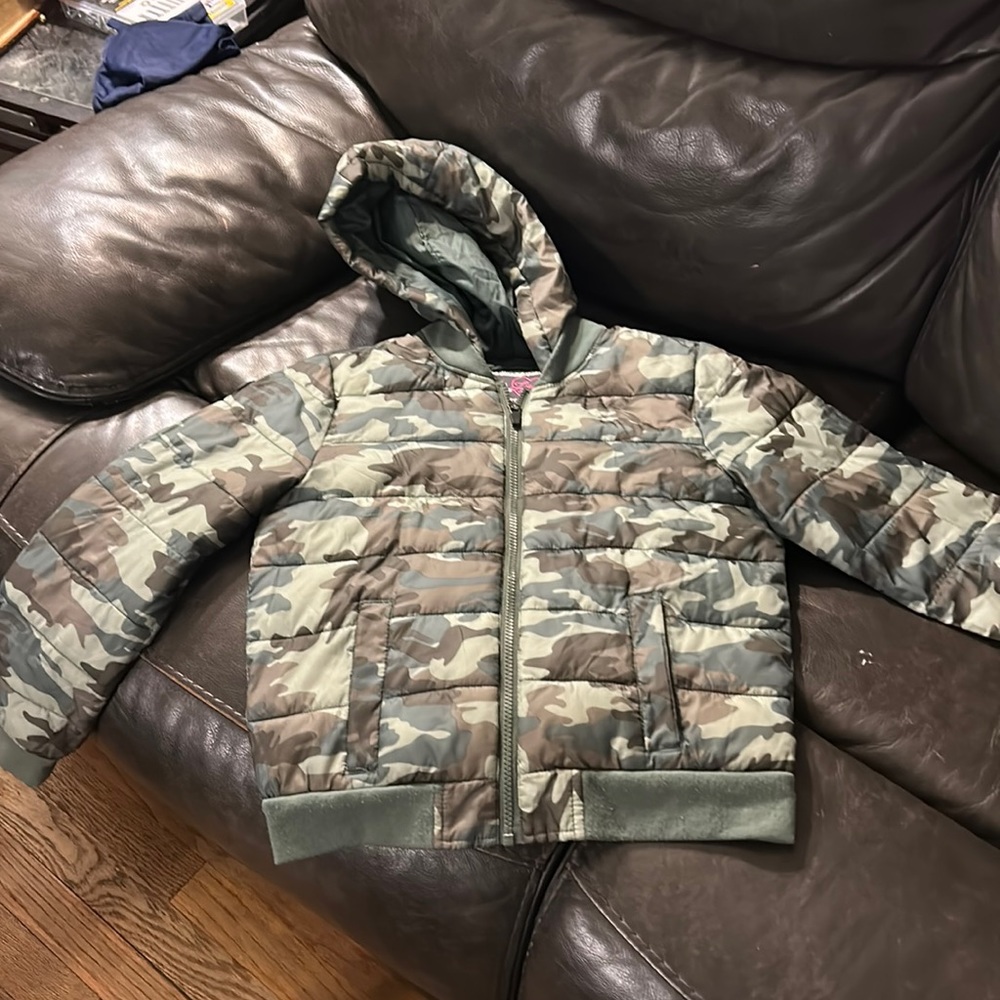 Girls camo green puffer jacket
